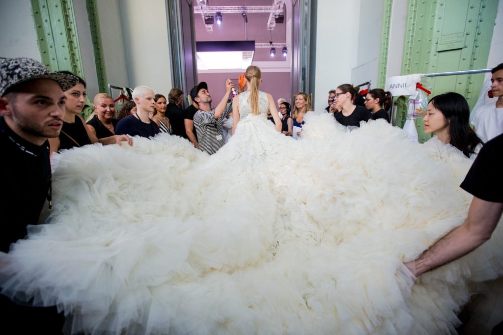 Giambattista-Valli-Trabalhar-com-moda-não-é-glamour-é-paixão