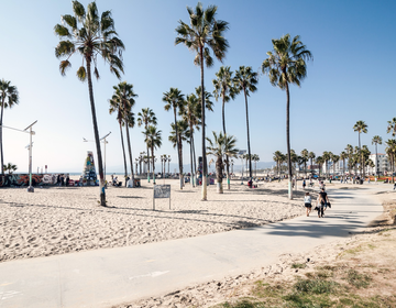 Tommy desfila na Venice Beach