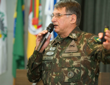 General Edson Pujol palestrou na CIC