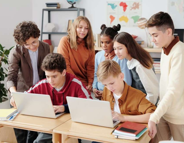 A educação e o olhar feminino