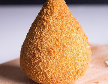 Aprenda a preparar coxinha de batata doce com frango 