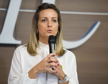 CIC recebe Simone Leite 